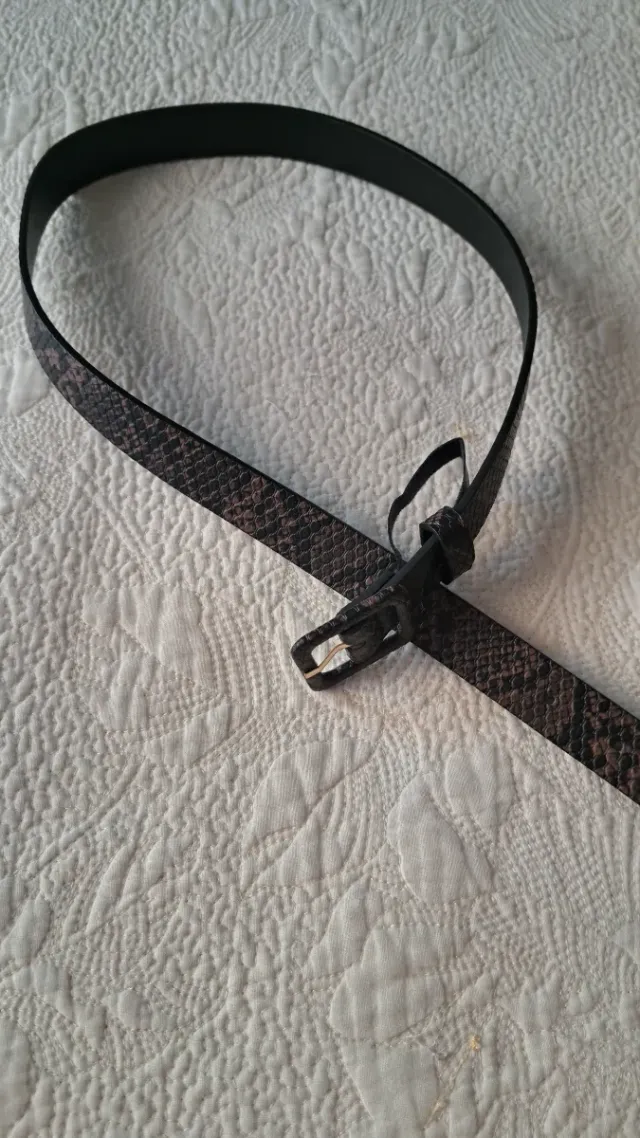 Cinturón Zara estampado serpiente