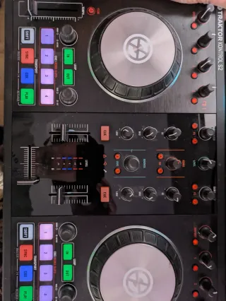 Controlador DJ Native Instruments Traktor S2 MK2