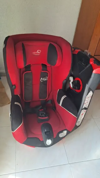 Silla de coche Bebé Confort Axiss giratoria.