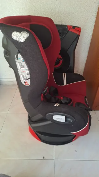 Silla de coche Bebé Confort Axiss giratoria.