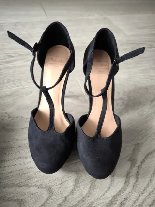 Zapatos de tacón aguja negros