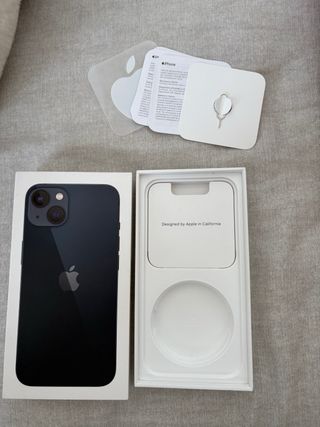 iPhone 13 128 GB + caja + accesorios (bateria 75%)