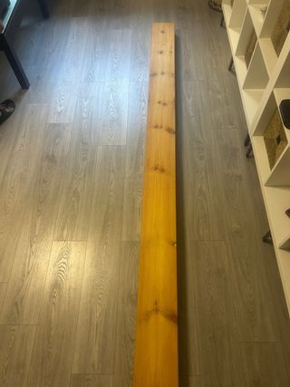Viga de madera rústica.
