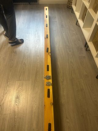Viga de madera rústica.
