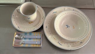 Vajilla infantil con taza, plato y bol