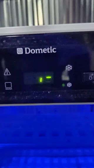 Nevera trivalente Dometic 8505