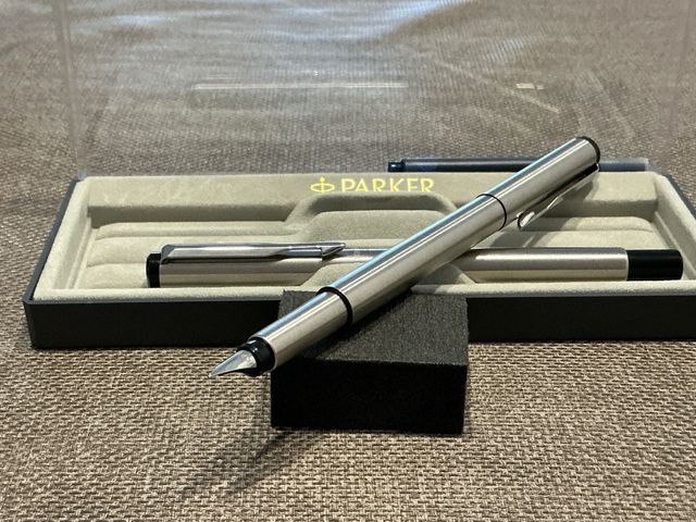Parker Vector estilográfica y rollerball acero ino