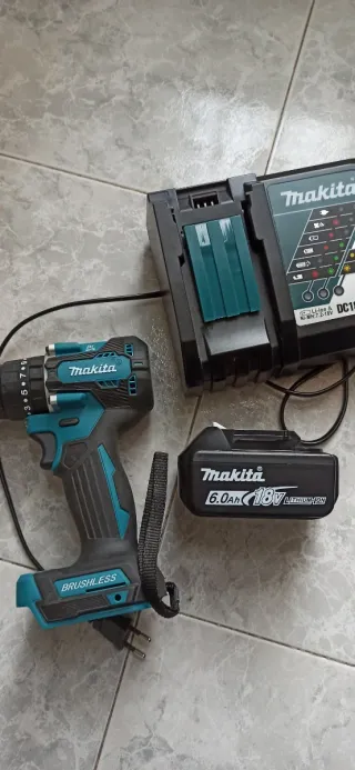 Taladro Atornillador Makita Batería y Cargador
