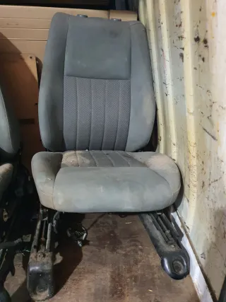 Asiento conductor Jeep WH Laredo