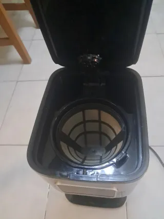 Cafetera Negra y Plateada