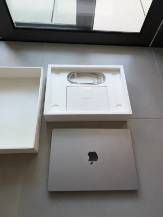 MacBook Pro 14 Pulgadas impecable 