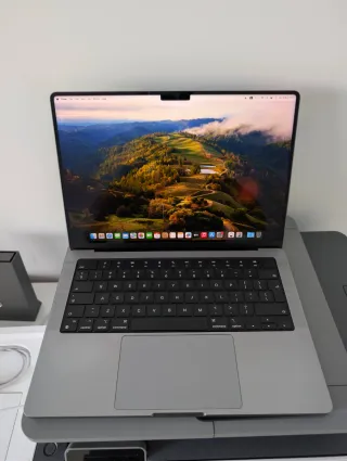 MacBook Pro 14 Pulgadas impecable 