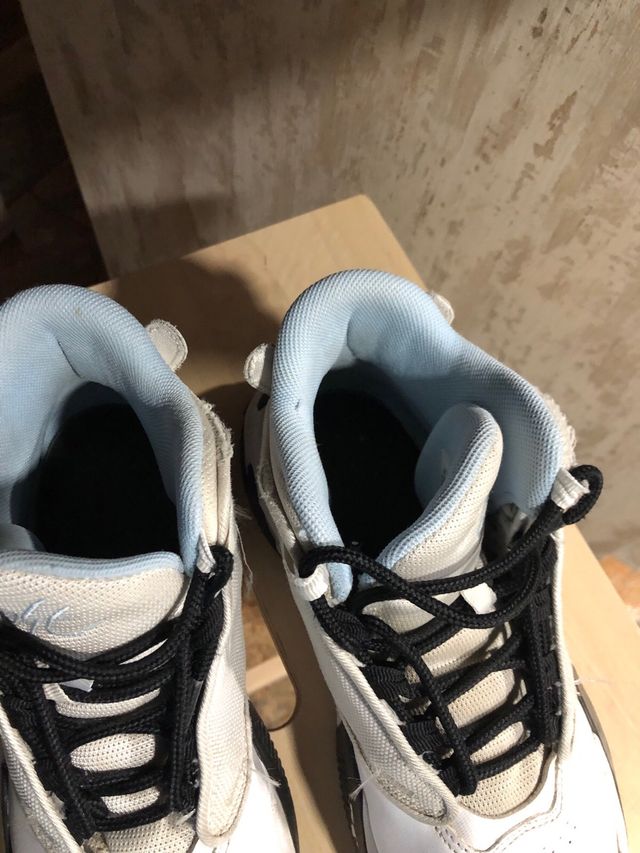 Zapatillas Jordan Blancas y Azules