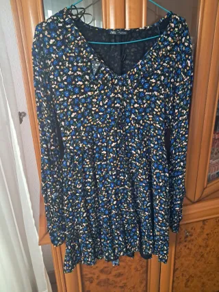 Vestido Zara flores manga larga escote