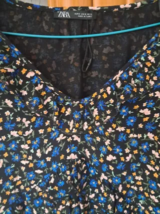 Vestido Zara flores manga larga escote