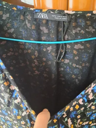Vestido Zara flores manga larga escote