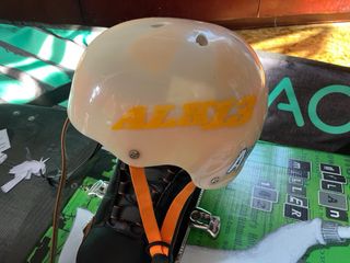 Casco para deportes acuáticos