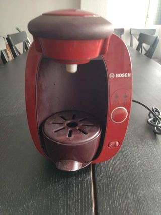 Cafetera Tassimo Bosch Roja