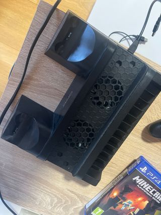 PS4 + mando + cascos + minecraft +FIFA20 + soporte