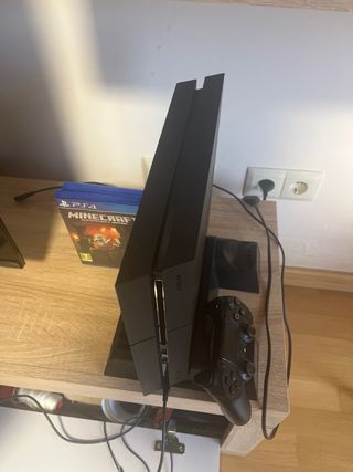 PS4 + mando + cascos + minecraft +FIFA20 + soporte