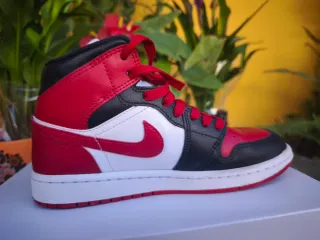 Jordan Air Jordan 1 Mid Mujer Talla 36