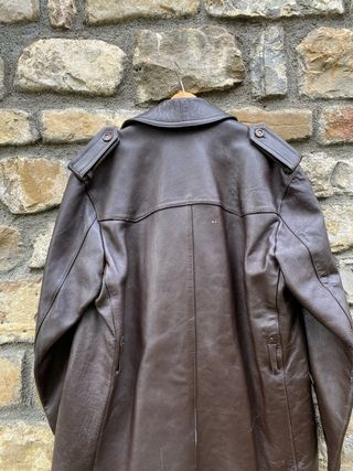 Chaqueta de piel marrón