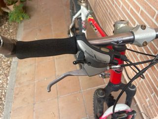 Bicicleta de Montaña BH Roja y Blanca