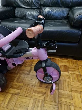 Triciclo de paseo para bebé...como nuevo