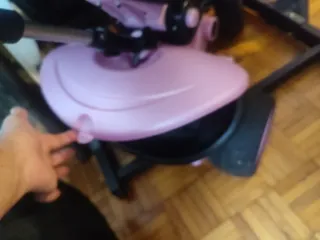 Triciclo de paseo para bebé...como nuevo