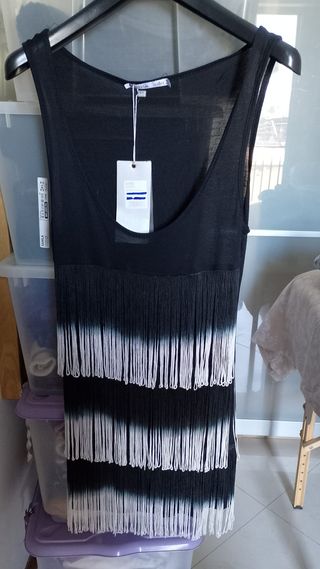 Top ZUIKI nero e bianco con frange