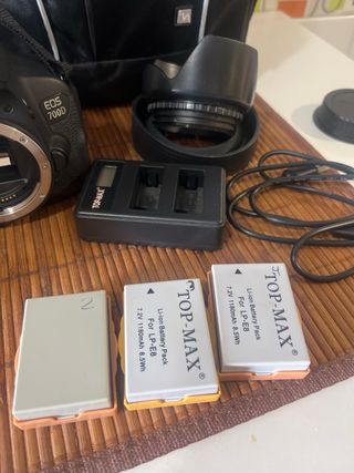 Cámara Canon EOS 700D + Accesorios