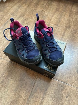 Zapatillas senderismo Salomon azul/rosa