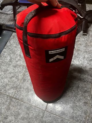 Saco de boxeo Outshock rojo