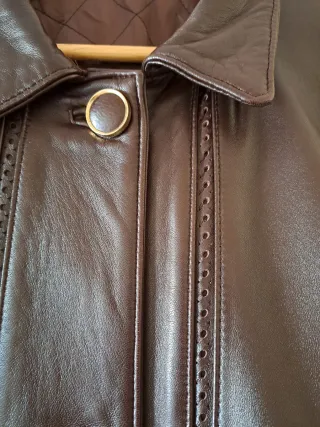 Abrigo de piel marrón talla 44