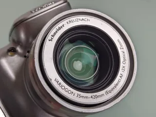 Kodak EasyShare Z612 6.1MP x12 IS (2006)