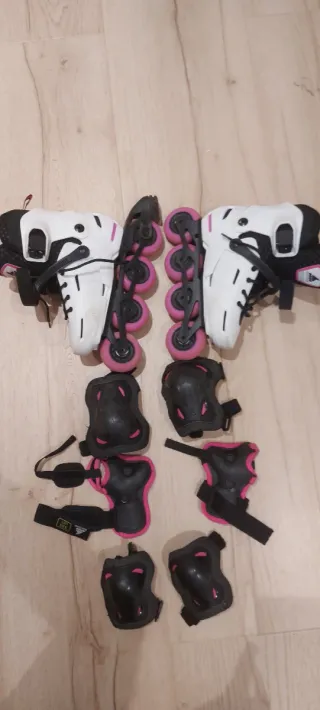 Patines en línea blancos y rosas + protecciones