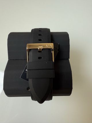 Reloj Armani Exchange Negro y Dorado