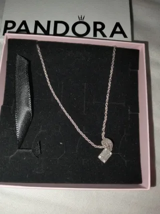 Collar Pandora Plata Ley Original con circonitas.