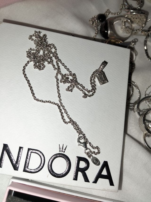 Collar Pandora Plata Ley Original con circonitas.
