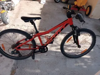 Bicicleta Scott Scale 24 Roja