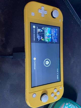 Nintendo Switch Lite Amarillo