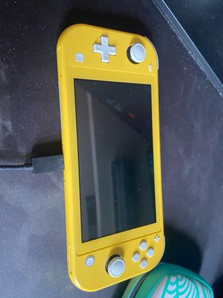 Nintendo Switch Lite Amarillo