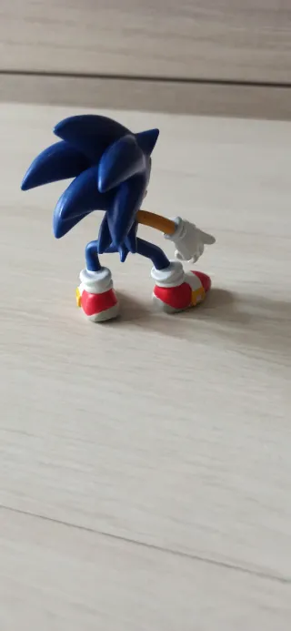 Figura Sonic - Le falta un brazo