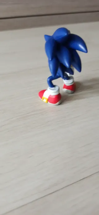 Figura Sonic - Le falta un brazo