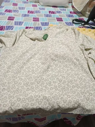 Blusa nueva entretiempo floral beige