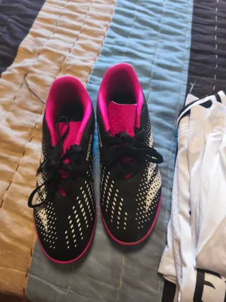 Zapatillas Adidas Predator Negras y Rosas