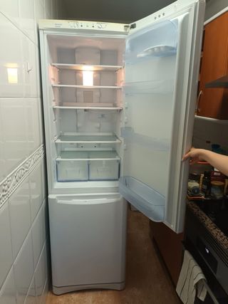 Nevera Combi Indesit