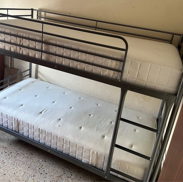Litera metálica con colchones incluidos
