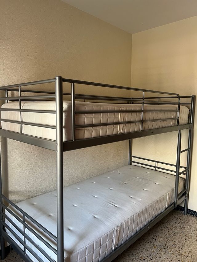 Litera metálica con colchones incluidos