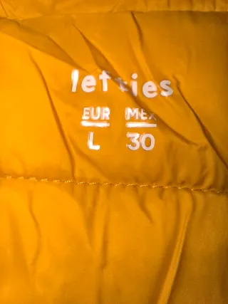 Chaqueta acolchada de invierno amarilla mostaza